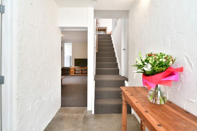 Photo of property in 6 Maori Hut Road, Red Beach, 0932