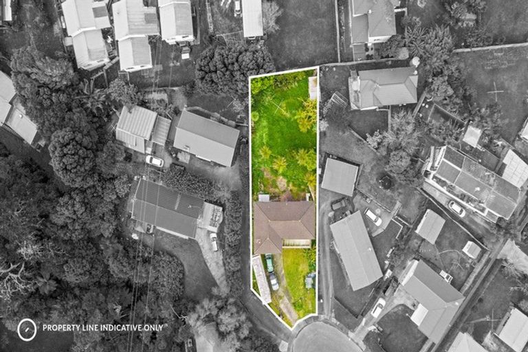 Photo of property in 13 Emirau Place, Glenfield, Auckland, 0629