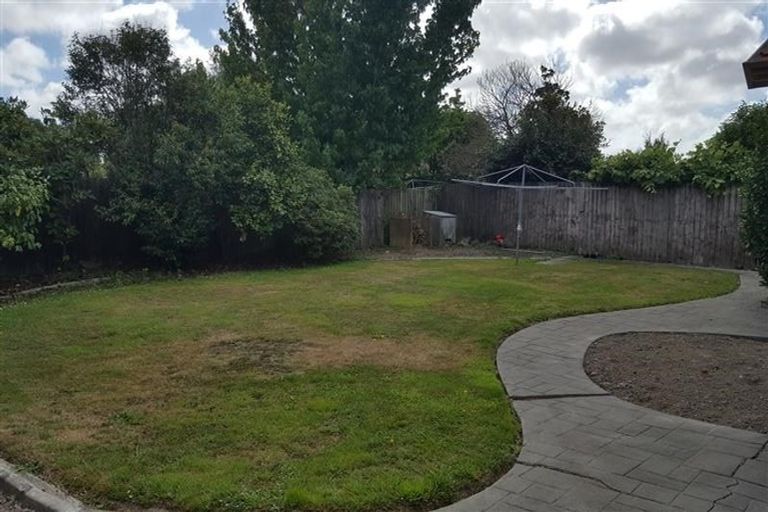 Photo of property in 30 Regency Crescent, Redwood, Christchurch, 8051