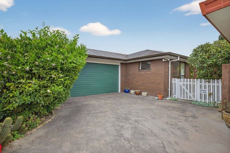 Photo of property in 2/58a Daniels Road, Redwood, Christchurch, 8051