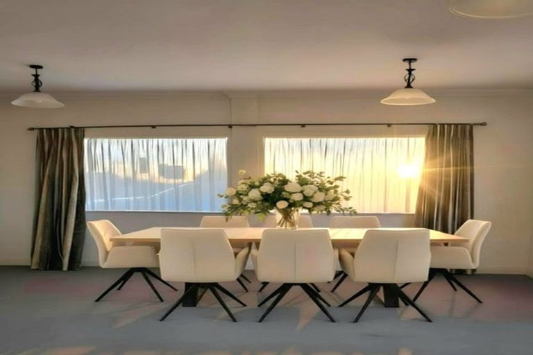 Photo of property in 80 Oxford Street, Levin, 5510