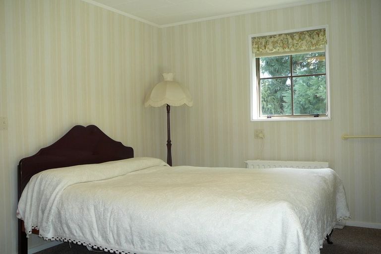 Photo of property in 16 Young Lane, Clyde, Alexandra, 9391