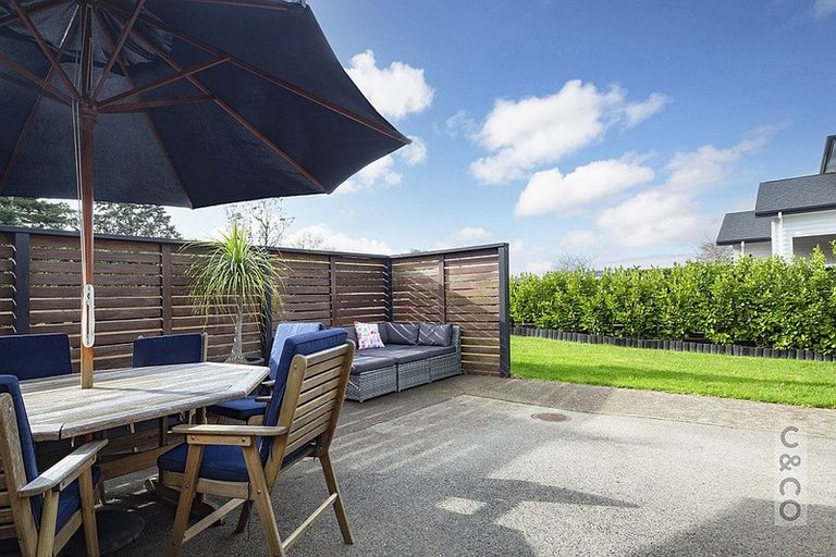 Photo of property in 124 Pohutukawa Parade, Riverhead, 0820