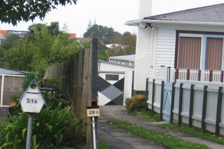 Photo of property in 29a Glenview Road, Glen Eden, Auckland, 0602