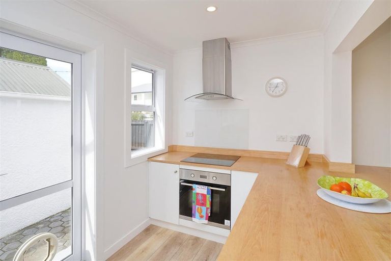 Photo of property in 46 Woodville Street, Edgeware, Christchurch, 8013