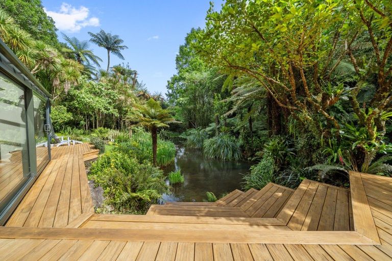 Photo of property in 11 Kereru Place, Upper Vogeltown, New Plymouth, 4310