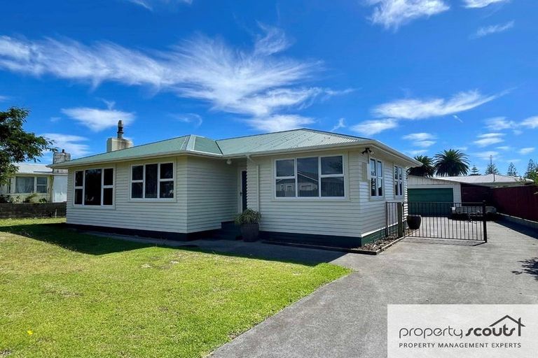 Photo of property in 22 Pamu Place, Waitara, 4320