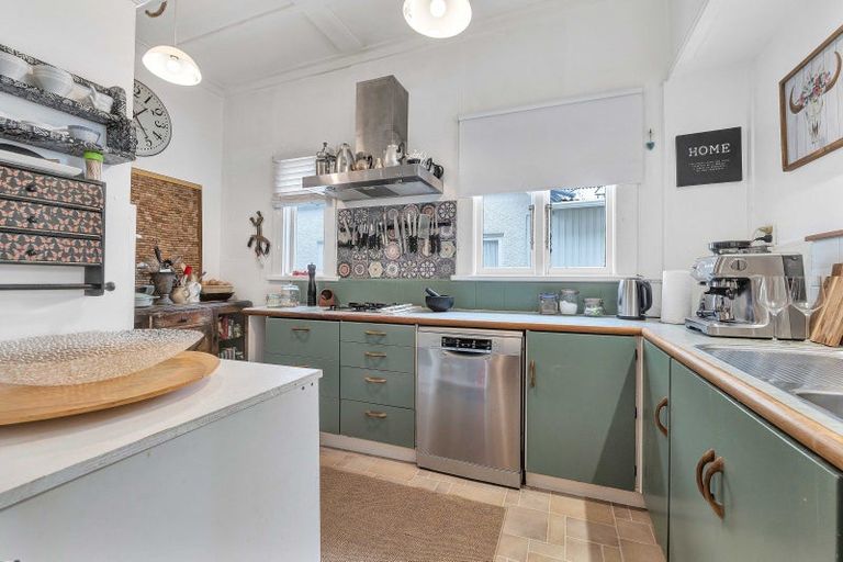 Photo of property in 88 Vivian Street, New Plymouth, 4310