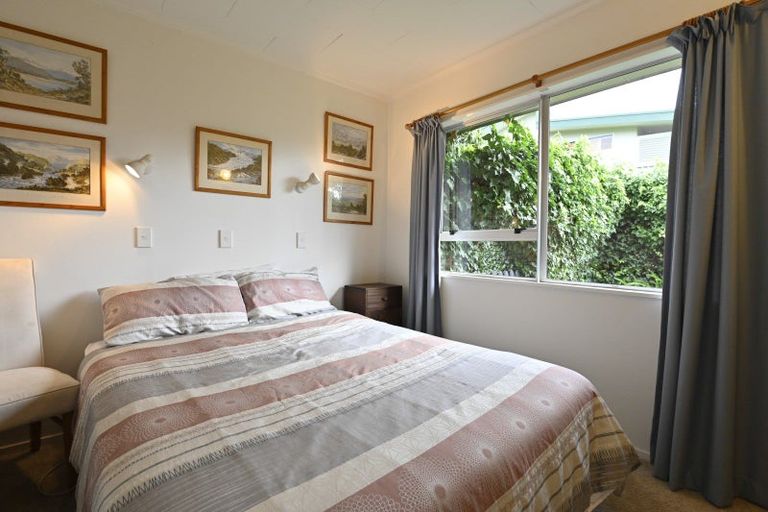 Photo of property in 17 Muritai Crescent, Havelock North, 4130