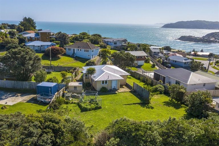 Photo of property in 67 Pikarere Street, Titahi Bay, Porirua, 5022