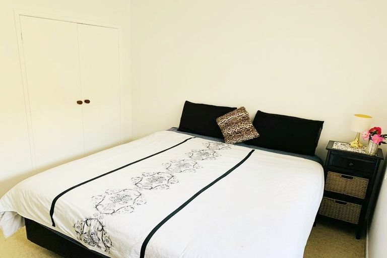 Photo of property in 42a Trentham Road, Papakura, 2110