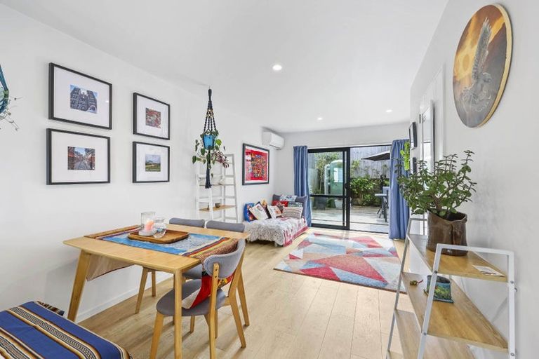 Photo of property in 3/6 South Pacific Place, Henderson, Auckland, 0612