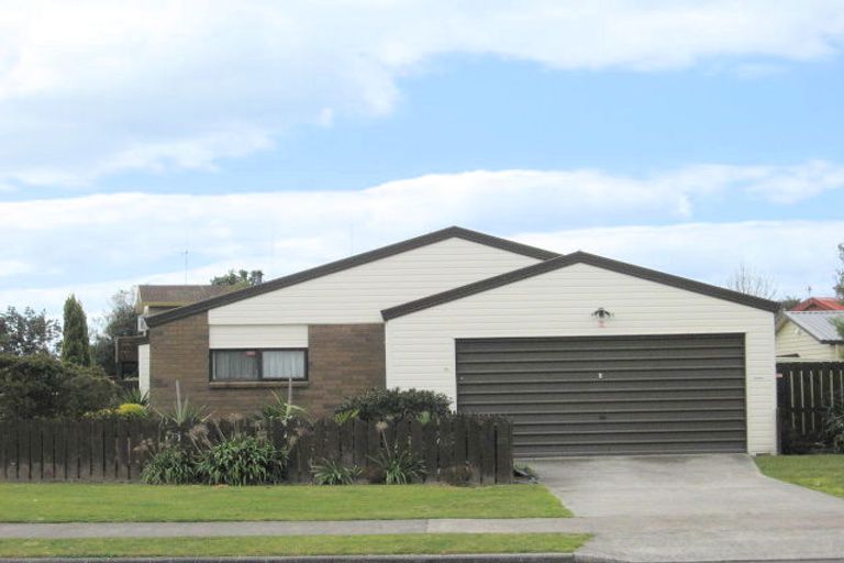 Photo of property in 219 Gravatt Road, Papamoa Beach, Papamoa, 3118