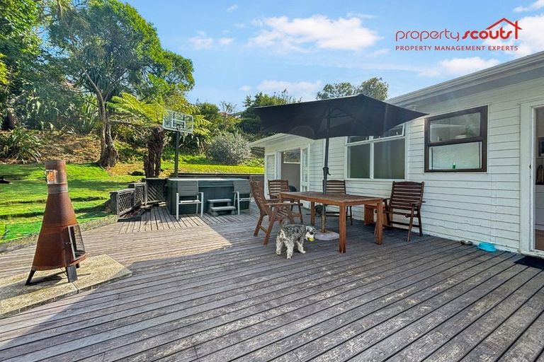 Photo of property in 80 Braemar Road, Castor Bay, Auckland, 0620