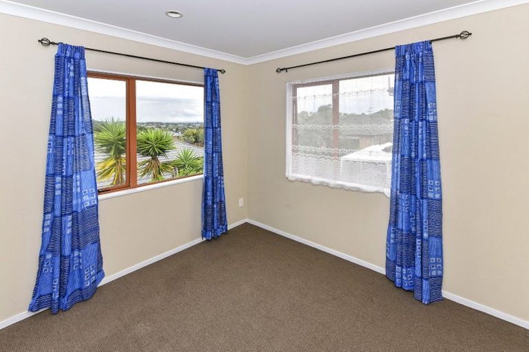 Photo of property in 63c Redoubt Road, Goodwood Heights, Auckland, 2105