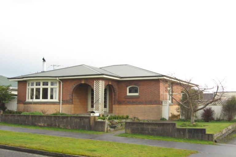 Photo of property in 18 Nichol Street, Heidelberg, Invercargill, 9812
