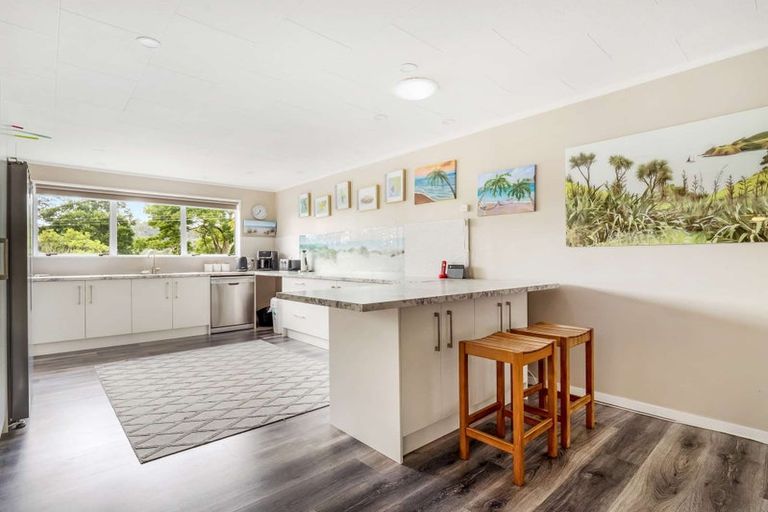 Photo of property in 318 Inland Road, Helensville, 0875