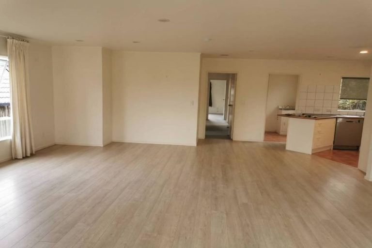 Photo of property in 7 Buncrana Place, Pinehill, Auckland, 0632