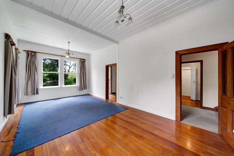 Photo of property in 44 Carrington Street, Lower Vogeltown, New Plymouth, 4310