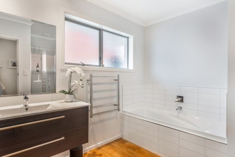 Photo of property in 64 Hooker Avenue, Chedworth, Hamilton, 3210