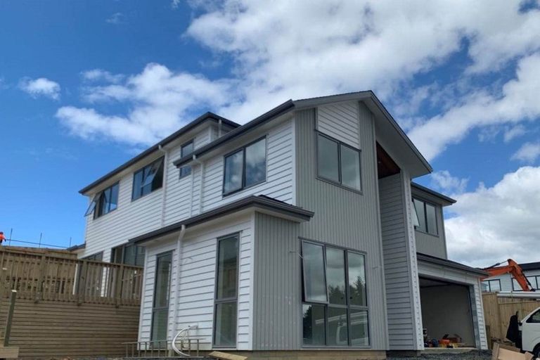 Photo of property in 12 Celestial Crescent, Orewa, 0931