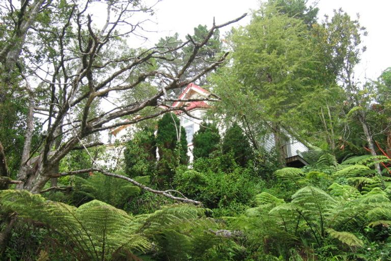 Photo of property in 60 Wyndham Road, Pinehaven, Upper Hutt, 5019