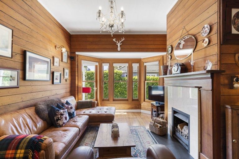 Photo of property in 8 Wallace Road, Mangere Bridge, Auckland, 2022