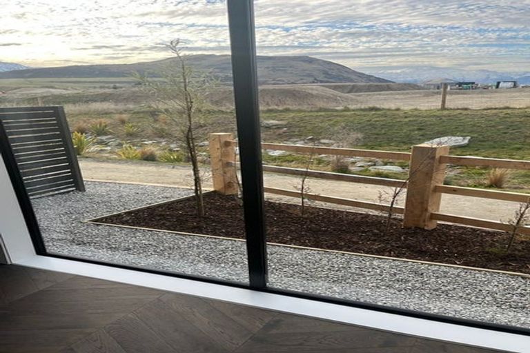 Photo of property in 2 Inder Street, Jacks Point, 9371