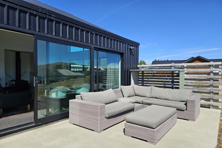 Photo of property in 21 Mistake Drive, Lake Tekapo, 7999