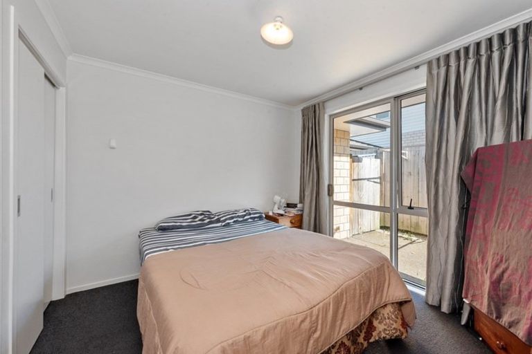 Photo of property in 2/3 June Place, Hamilton East, Hamilton, 3216