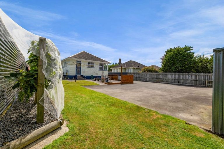 Photo of property in 6 Malone Place, Hawera, 4610