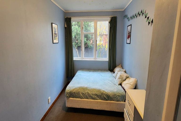 Photo of property in 2a Montrose Place, Takaro, Palmerston North, 4412