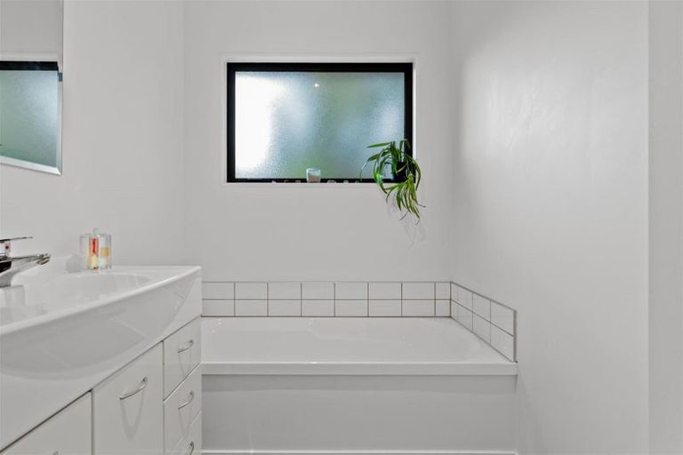 Photo of property in 84 Nichol Street, Lake Hawea, Wanaka, 9382