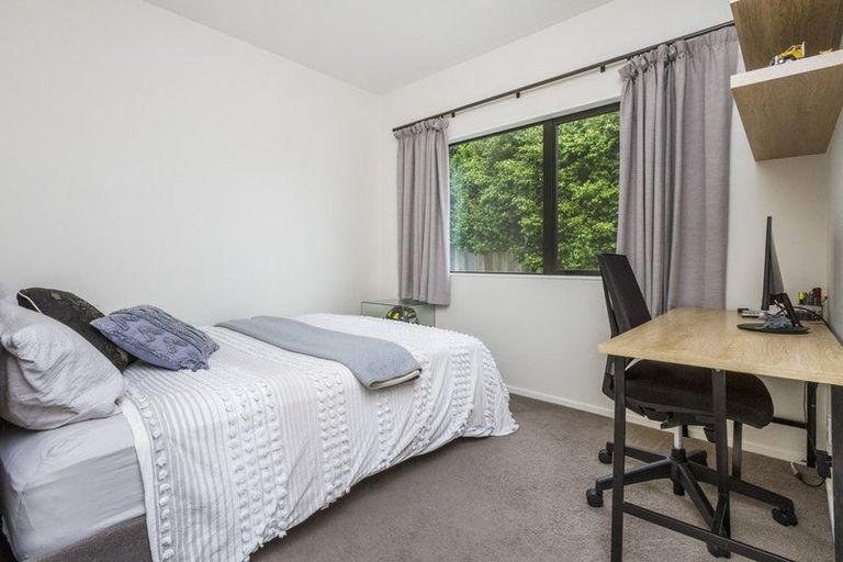 Photo of property in 35b Seon Place, Birkdale, Auckland, 0626