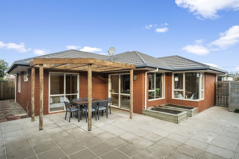 Photo of property in 33 Daniels Road, Redwood, Christchurch, 8051