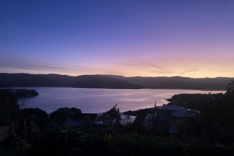 Photo of property in 115 Kahu Road, Paremata, Porirua, 5024