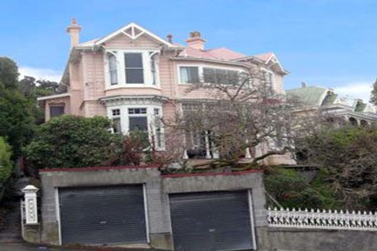 Photo of property in 2 Royal Terrace, Dunedin Central, Dunedin, 9016