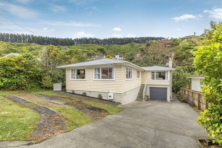 Photo of property in 58 Chester Road, Tawa, Wellington, 5028