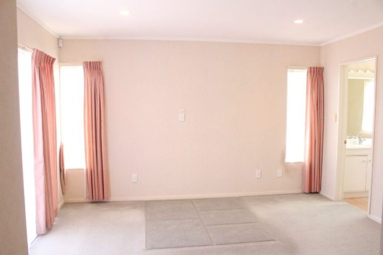 Photo of property in 26 Ballycullanie Place, Dannemora, Auckland, 2016