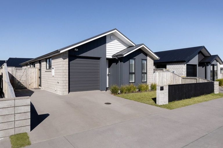 Photo of property in 16 Anchor Crescent, Papamoa, 3118