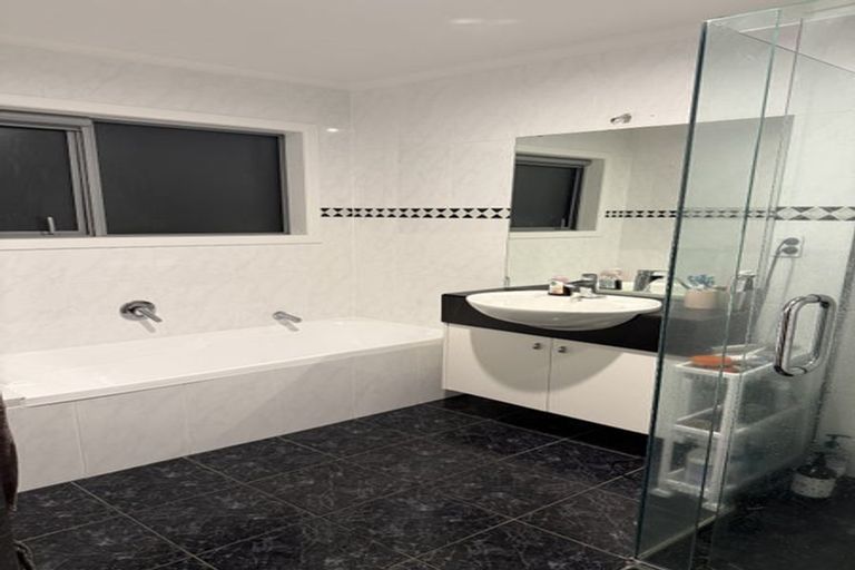 Photo of property in 3/18 Church Street, Northcote Point, Auckland, 0627