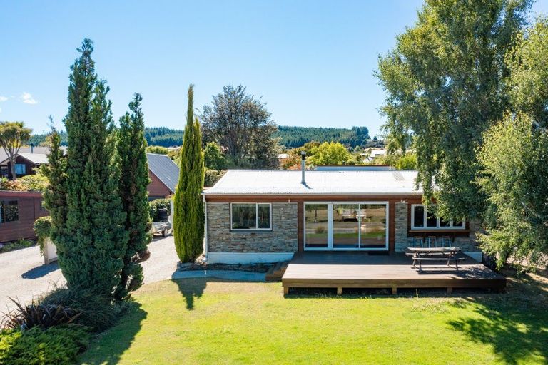 Photo of property in 223 Beacon Point Road, Wanaka, 9305