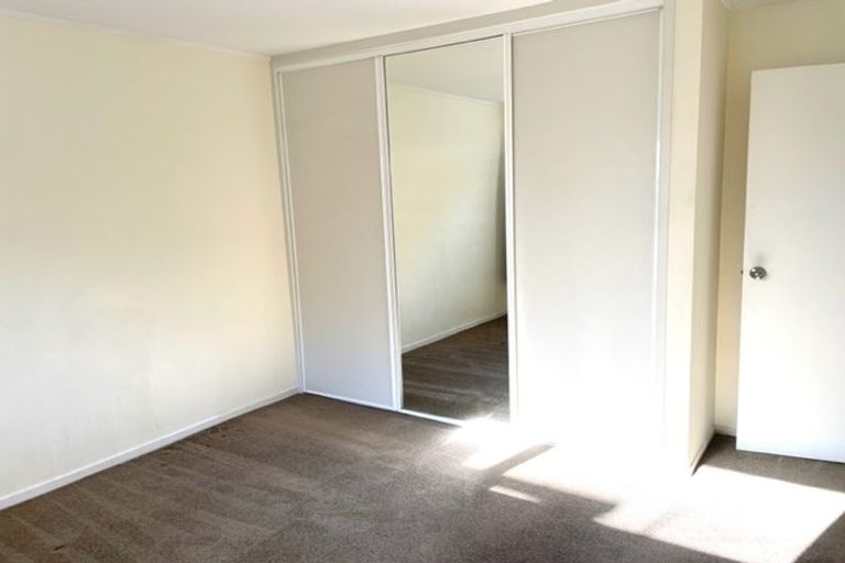 Photo of property in 42 Edgeworth Road, Glenfield, Auckland, 0629