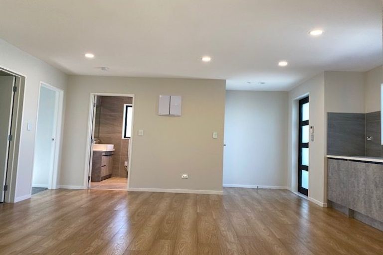 Photo of property in 4 Gill Avenue, Te Atatu Peninsula, Auckland, 0610