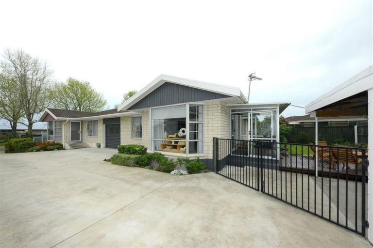 Photo of property in 2/47 Woodbury Street, Russley, Christchurch, 8042