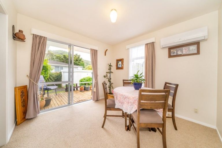 Photo of property in 4 Ruapae Grove, Trentham, Upper Hutt, 5018