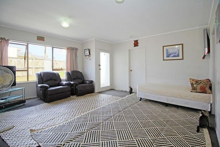 Photo of property in 1/8 Farnborough Crescent, Mangere, Auckland, 2022