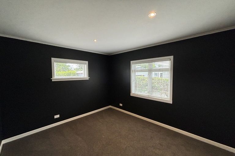 Photo of property in 20 Karaka Street, Merrilands, New Plymouth, 4312
