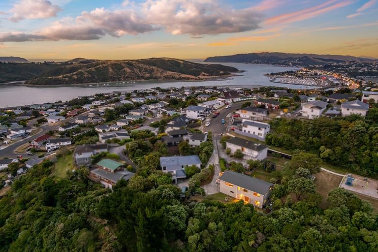 Photo of property in 11 Moray Place, Papakowhai, Porirua, 5024