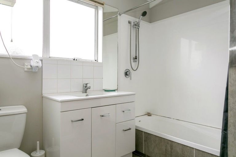 Photo of property in 1 Green Place, Richmond Heights, Taupo, 3330